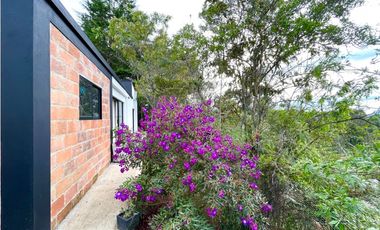 Hermosa y acogedora casa en el bosque!