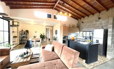 Hermosa y acogedora casa en el bosque!