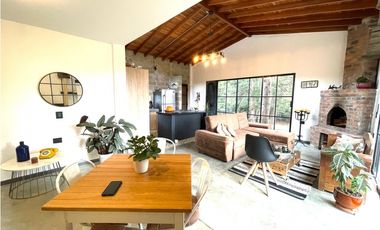 Hermosa y acogedora casa en el bosque!