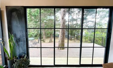 Hermosa y acogedora casa en el bosque!