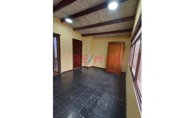 🏡 Casa De Dos Pisos En Venta- Santa Clara, Ate.