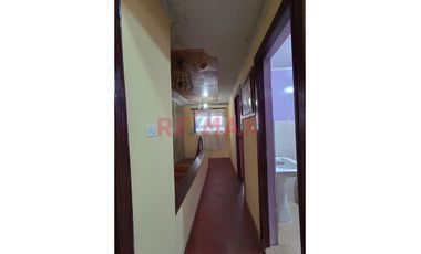 🏡 Casa De Dos Pisos En Venta- Santa Clara, Ate.