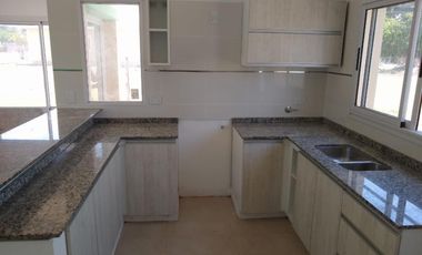 Casa a estrenar en Mina Clavero de 2 dormitorios