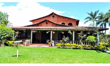 Casa Campestre En Venta En Condominio En Villa Del Rio, Viterbo.