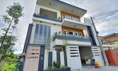 Bnew Single detached hOuse with pool in Greenwoods Pasig