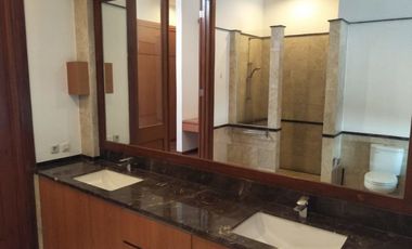 Disewakan Town House di Cilandak dgn Kolam Renang & Unit Bagus Kondisi Semi Furnished HSE-A0351