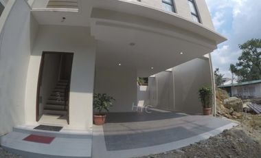 Quezon City Townhouse 4BR 3carpark inside subdiv nr LungCntr