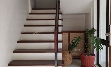 Quezon City Townhouse 4BR 3carpark inside subdiv nr LungCntr