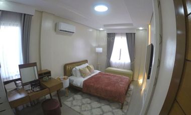 Quezon City Townhouse 4BR 3carpark inside subdiv nr LungCntr