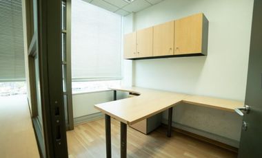 Oficina en Arriendo en Torre Paris/ Metro Los Leones