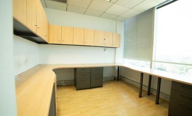 Oficina en Arriendo en Torre Paris/ Metro Los Leones