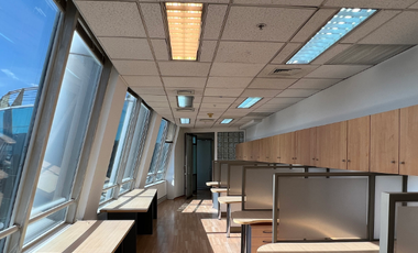 Oficina en Arriendo en Torre Paris/ Metro Los Leones