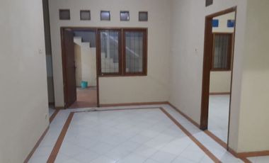 Rumah disewakan Babatan Pratama Wiyung