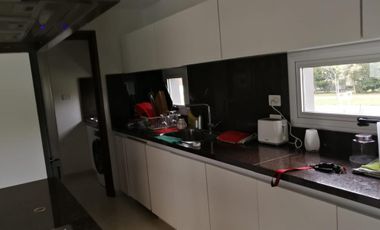 Casa minimalista en Nuevo Quilmes