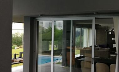 Casa minimalista en Nuevo Quilmes