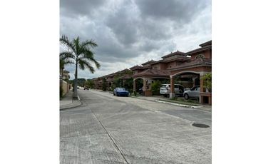 AM Se vende hermosa casa en Costa Sur en $525,000