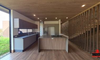 casa en venta en alto de las palmas. Cod V5563