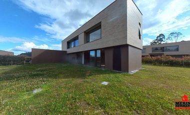 casa en venta en alto de las palmas. Cod V5563