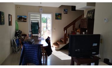 SE VENDE DUPLEX 2 DORMITORIOS