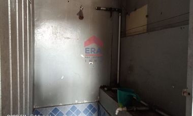 Rumah dua lantai tengah kota di dalam Gang Panjunan Astana Anyar