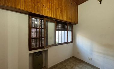 Ph Casa en Planta Baja  3 ambientes con patio y parrilla