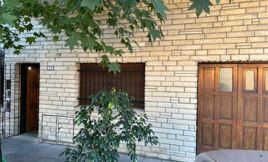 Ph Casa en Planta Baja  3 ambientes con patio y parrilla