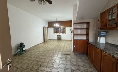 Ph Casa en Planta Baja  3 ambientes con patio y parrilla