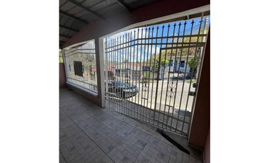 VENTA DE CASA VILLA LUCRE 3 RE, 170 m2