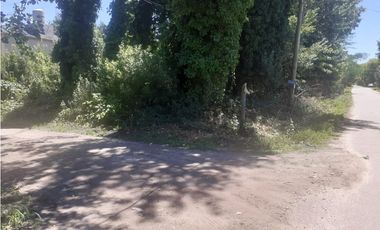 Terreno en esquina/ Barrio El Tejado