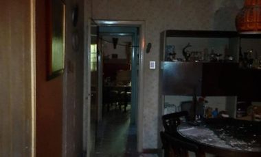 CASA PH DE 3 AMBIENTES A RECICLAR C/ COCHERA EN VENTA - MORON CENTRO