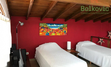 CARILO - AVESTRUZ Y ROBLES - CASA EN VENTA.