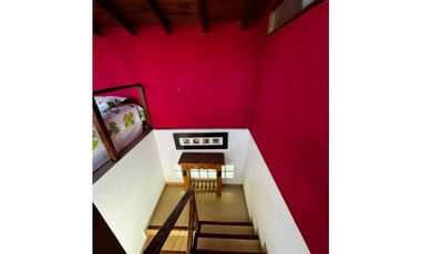 CARILO - AVESTRUZ Y ROBLES - CASA EN VENTA.