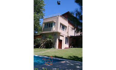 CARILO - AVESTRUZ Y ROBLES - CASA EN VENTA.