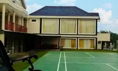 Villa Modern Full Furnished di Cipendawa Cipanas lengkap dengan kolam renang, Bogor