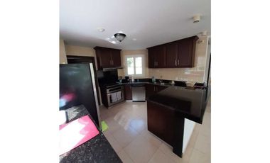LUJOSA VILLA TUCAN COUNTRY CLUB & GOLF RESORT COCOLI 460 MT2 3REC+CBE