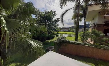 LUJOSA VILLA TUCAN COUNTRY CLUB & GOLF RESORT COCOLI 460 MT2 3REC+CBE