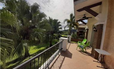 LUJOSA VILLA TUCAN COUNTRY CLUB & GOLF RESORT COCOLI 460 MT2 3REC+CBE
