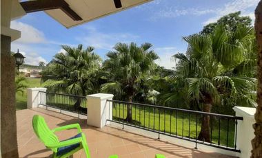 LUJOSA VILLA TUCAN COUNTRY CLUB & GOLF RESORT COCOLI 460 MT2 3REC+CBE