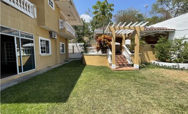 Venta de casa en Las Cumbres remodelada