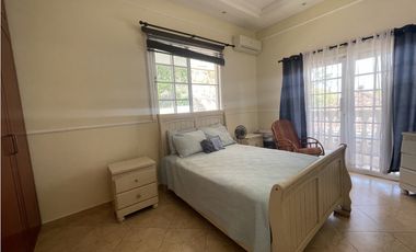 Venta de casa en Las Cumbres remodelada