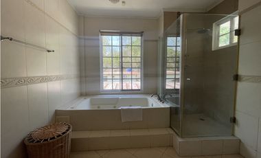 Venta de casa en Las Cumbres remodelada