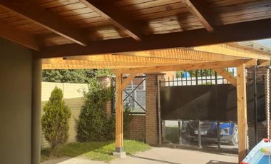 Excelente vivienda sobre avenida en Ingeniero Allan, Varela