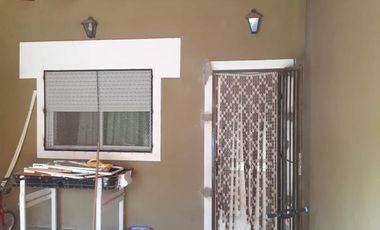 Excelente vivienda sobre avenida en Ingeniero Allan, Varela