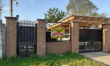 Excelente vivienda sobre avenida en Ingeniero Allan, Varela