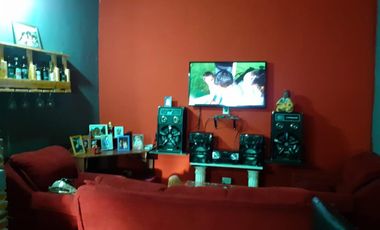 Excelente vivienda sobre avenida en Ingeniero Allan, Varela