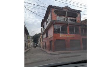 Se vende casa esquinera en el vallado  para remodelar (j.s)