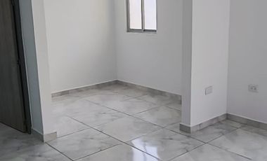 apartamento en arriendo en prados del este. Cod A3467