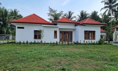 VILLA MEWAH RECOMENDED KAWASAN PARA ARTIS FULL FURNISHED DEKAT CANDI BOROBUDUR