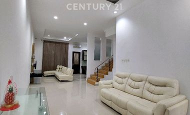 Di Sewa Rumah Pik 1 Siap Huni, Rapi, Fully Furnished