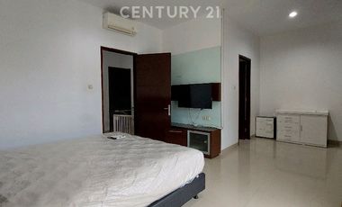 Di Sewa Rumah Pik 1 Siap Huni, Rapi, Fully Furnished